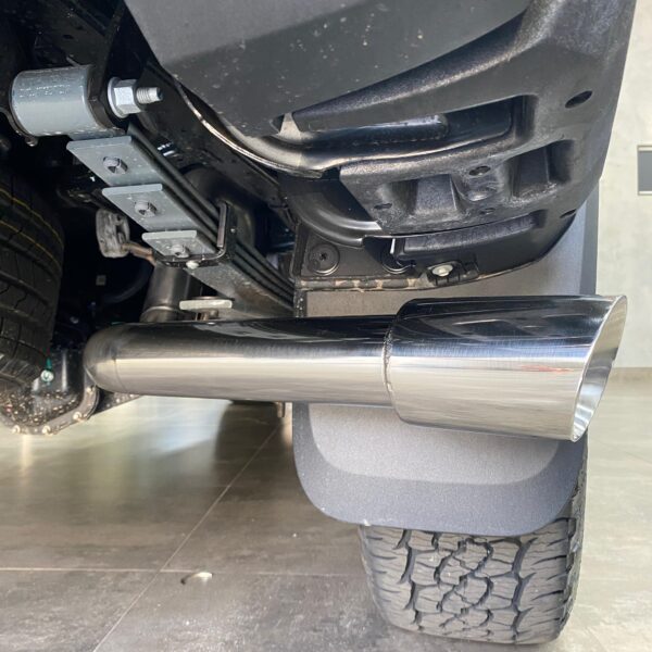 Ponteira em Aço Inox para Ford Ranger V6 2024 - Saída Lateral - Image 3