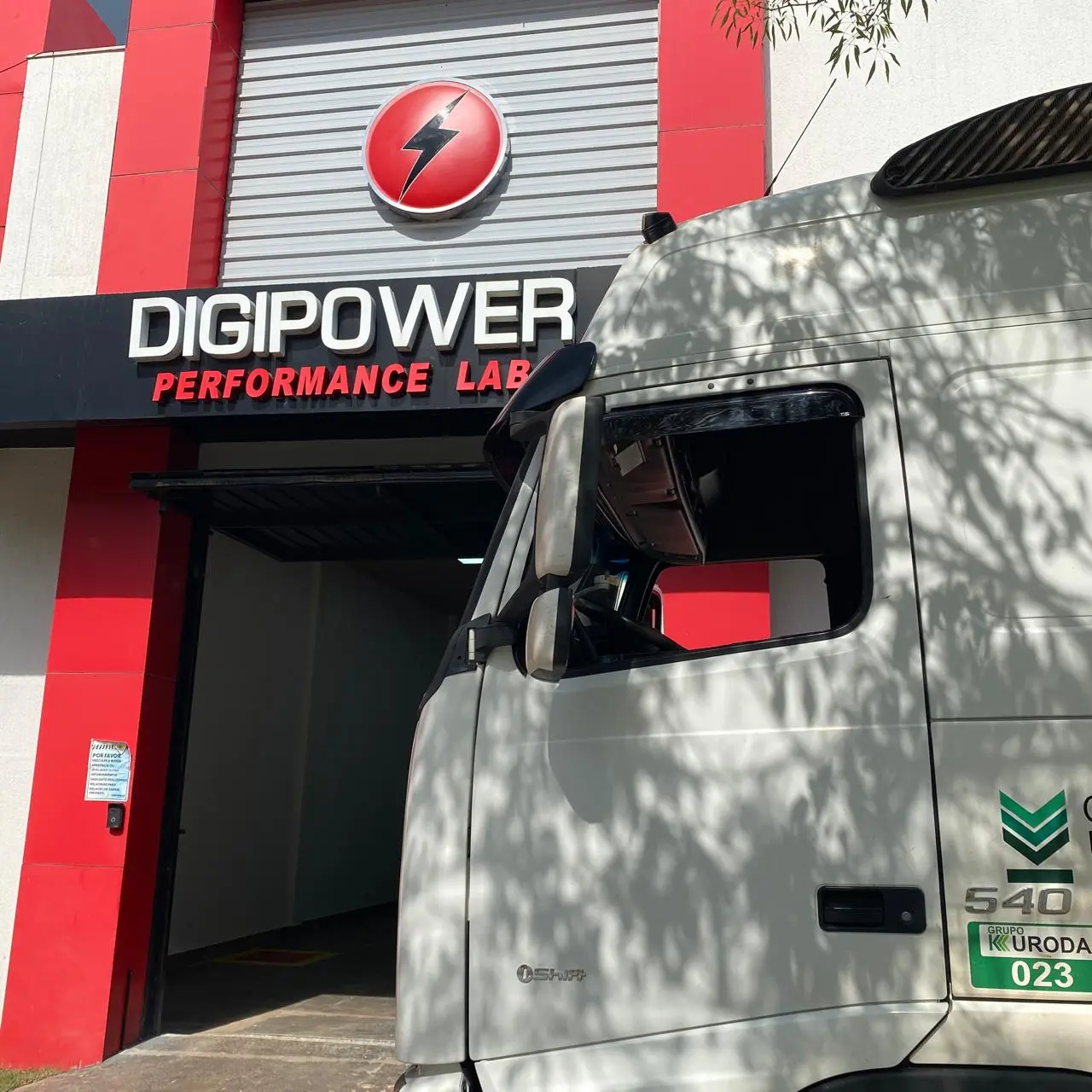 Reprogramação de caminhões: melhor desempenho e economia